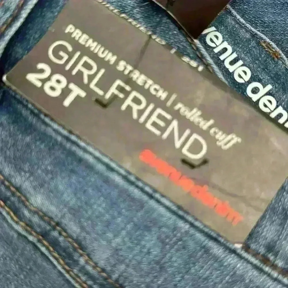 Stretch Girlfriend Fit Premium Jean AvenueDenim 28T - Picture 3 of 3